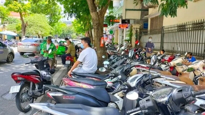 [إنفوغرافيك] رسوم استخدام مؤقتة لمواقف السيارات والدراجات الهوائية والنارية على طرق وأرصفة هانوي اعتبارًا من 21 مايو 2026