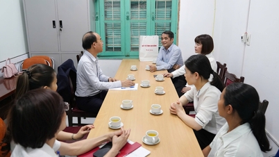 Departament Zdrowia Cao Bang współpracuje ze Szpitalem Okulistycznym w Hanoi i Szpitalem Ogólnym Duc Giang w zakresie wspierania zabiegów fakoemulsyfikacji u osób starszych.