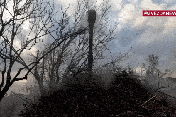 La artillería autopropulsada rusa Msta-S destruyó una fortaleza ucraniana en Dnipropetrovsk.