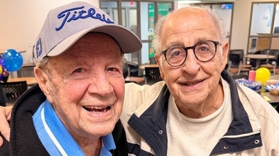 Um homem de 98 anos revela seu segredo para uma vida longa e saudável em duas palavras.