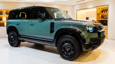 SUV off-road cực hiếm Land Rover Defender Trophy về Việt Nam chỉ 2 chiếc