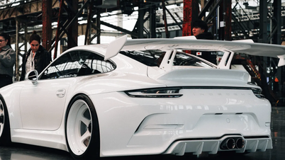 Un'azienda di tuning sconosciuta supera la Porsche con un'audace rivisitazione della 911.