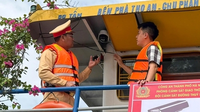 हनोई की जलमार्ग पुलिस ने यात्री नौका टर्मिनलों पर निगरानी कैमरे लगाए हैं।