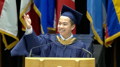 Em seu discurso de formatura, um estudante vietnamita mencionou "O sonho da minha mãe", e a plateia ficou em silêncio.