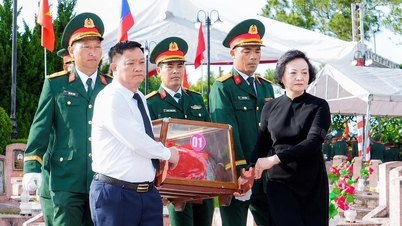Provincia Nghe An înmormântează rămășițele a 80 de martiri care au murit în Laos.