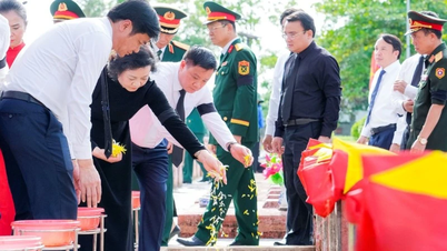 Provincie Nghe An uspořádala vzpomínkový a pohřební obřad pro 80 ostatků vietnamských dobrovolných vojáků a odborníků, kteří zemřeli v Laosu.