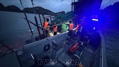 Osm rybářů v nouzi ve vodách u ostrova Co To bylo včas zachráněno.