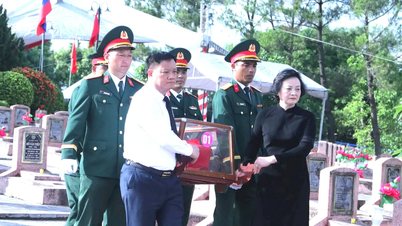 Nghe An-provinsen holdt en minne- og begravelsesseremoni for 80 av de døde martyrene i Laos.