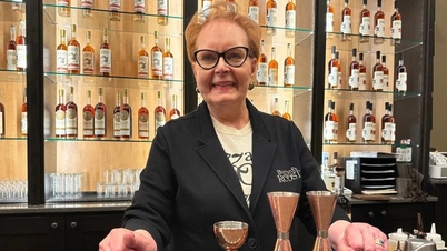 Mỹ: Phụ nữ đang định nghĩa lại tương lai của ngành rượu whisky