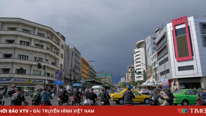 Iran memberi amaran tentang perang "di luar rantau ini" jika AS menyerang.