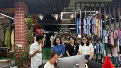 Developing and piloting a smart logistics model for businesses.