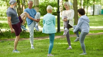 Selbst nach dem 60. Lebensjahr behalten langlebige Menschen diese Eigenschaft oft noch in ihren Beinen.