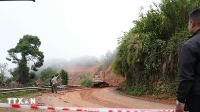 Lam Dong : Mobilisation de ressources pour faire face d'urgence aux glissements de terrain au col de Gia Bac.
