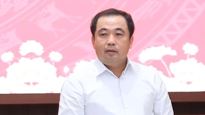 Secretario del Partido en Hanoi: Transición del desarrollo basado en la tierra y el capital al desarrollo basado en el conocimiento y la tecnología.