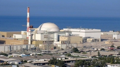 O Irã alerta para o risco de disseminação de radiação proveniente da usina de Bushehr, que foi atacada.