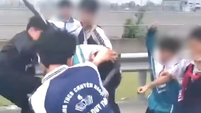 Ninh Binh: Authorities are verifying the video showing a male student being beaten with belts by a group of classmates at the Specialized Foreign Language Secondary School.