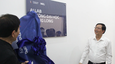 O vice-primeiro-ministro Ho Quoc Dung participou da cerimônia de inauguração do Laboratório de Inteligência Artificial da Universidade de Thang Long.