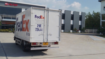FedEx spune că s-a îmbunătățit, dar clienții susțin că livrările sunt lente.