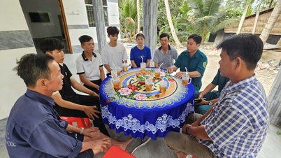 ສອງອ້າຍນ້ອງໄດ້ສະໝັກເຂົ້າຮັບໃຊ້ໃນກອງທັບ.