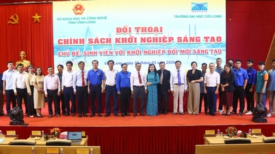 Vinh Long organiserar en dialog för att främja innovativt entreprenörskap bland studenter.