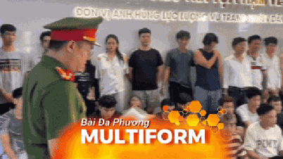 Die Polizei von Ho-Chi-Minh-Stadt hat einen Drogenhändlerring zerschlagen und 71 Angeklagte im Zusammenhang mit den Sängern Long Nhat und Son Ngoc Minh angeklagt.