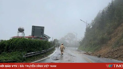 Phu Tho: Alunecare de teren pe Autostrada Națională 2B, traficul oprit temporar pe ruta spre Tam Dao.