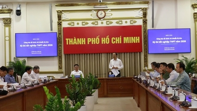 शिक्षा एवं प्रशिक्षण उप मंत्री: हो ची मिन्ह सिटी को हाई स्कूल स्नातक परीक्षा के आयोजन में असाधारण रूप से उच्च दबाव का सामना करना पड़ रहा है।