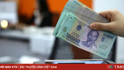 Návrh naznačuje, že daň z příjmu fyzických osob budou povinni platit pouze ti, jejichž měsíční příjem přesahuje 28,6 milionu VND.