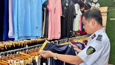 A cidade de Ho Chi Minh adota medidas enérgicas contra os "pontos críticos" de produtos falsificados e violações de propriedade intelectual.