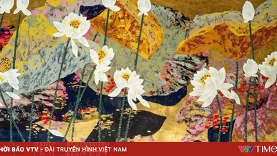En mångsidig samling av 55 konstverk på utställningen "Early Summer Lotus IX".