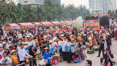 Segarkan pengalaman perjalanan Anda dengan festival makanan interaktif.