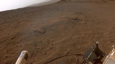Il rover Perseverance esplora la misteriosa storia di Marte.