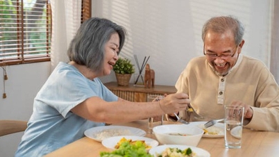 The "5 essentials, 3 reductions" principle helps middle-aged people live longer.