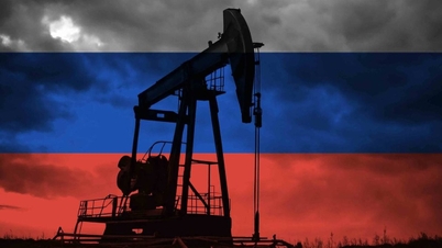 Til tross for kritikk bestemte han seg for å «fritt» importere raffinert russisk olje fra tredjeland.