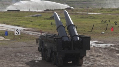 Rusia menjalankan latihan nuklear terbesarnya dalam beberapa tahun dan memindahkan 'senjata panas' ke Belarus.