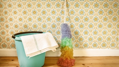 5 astuces pour nettoyer votre papier peint et lui redonner un aspect neuf.