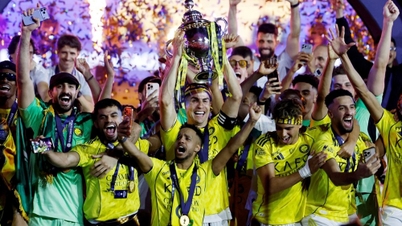 Ronaldo bật khóc, Al Nassr vô địch Saudi League sau 7 năm chờ đợi