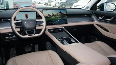 Sedmimístné hybridní SUV s cenou 463 milionů dongů, které se pyšní výkonem 360 koní a špičkovou technologií srovnatelnou s Fordem Everest, ale cenově podobné sedanu Toyota Vios, otřásá trhem.