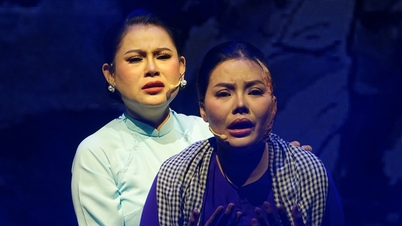 A Tay Do Cai Luong (ópera tradicional vietnamita) mostra o talento de Cai Luong e homenageia o dramaturgo Moc Quan Nguyen Trong Quyen.
