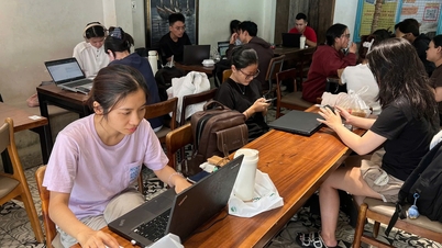 Berapakah perbelanjaan golongan muda untuk lawatan ke kedai kopi setiap minggu?