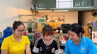 ホーチミン市は、7月1日より社会保険料および健康保険料の料率を改定する。
