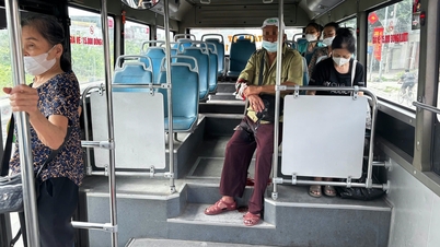 透析治療を受けていた高齢男性が、バスから針が滑り落ちたことで出血する。女性バス運転手の機転の利いた対応が功を奏した。