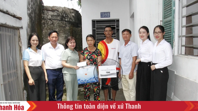 TYM ສາຂາແທງຮວ່າ ມອບຂອງຂວັນໃຫ້ລູກຄ້າຈາກຄອບຄົວທຸກຍາກ.