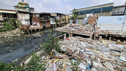 Ho Chi Minh-stad onderzoekt een voorstel om nog eens 20.000 huizen langs kanalen en waterwegen te verplaatsen.