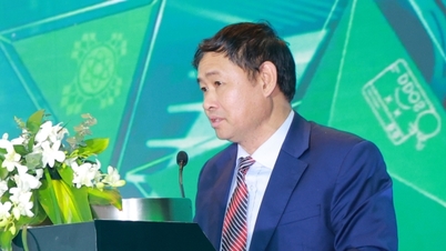 O major-general Nguyen Tung Hung alerta para os desafios de segurança cibernética decorrentes da tecnologia quântica.