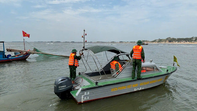 Tijdige redding van een vissersboot uit Thanh Hoa die aan de grond was gelopen in de Lach Con-monding.