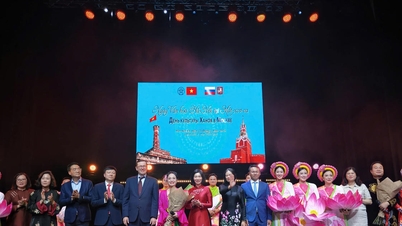 Menghadirkan secara aktif esensi budaya Thang Long - Hanoi kepada teman-teman Rusia dan internasional.