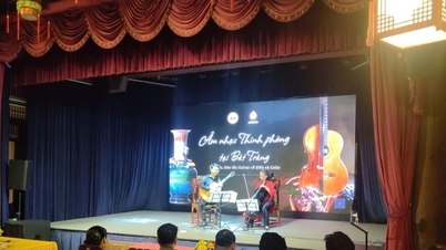 បាតត្រាំង (Bat Trang) កំពុងពិសោធន៍អភិវឌ្ឍសេដ្ឋកិច្ចពេលយប់តាមរយៈតន្ត្រី និងកន្លែងវប្បធម៌។
