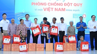 ການກວດສຸຂະພາບ ແລະ ຢາໂດຍບໍ່ເສຍຄ່າໄດ້ໃຫ້ບໍລິການແກ່ປະຊາຊົນເກືອບ 1.000 ຄົນໃນຕາແສງວິ່ງໂລກ.