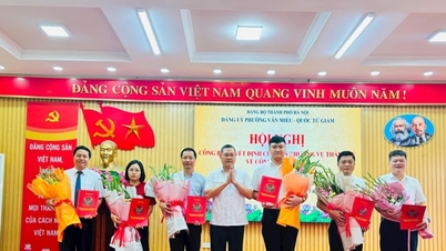 Van Mieu - Quoc Tu Giam وارڈ اہلکاروں کے معاملات پر فیصلے جاری کرتا ہے۔